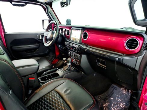 Used 2021 Jeep Wrangler Unlimited Rubicon w/ Xtreme Recon 35" Tire Package image 19