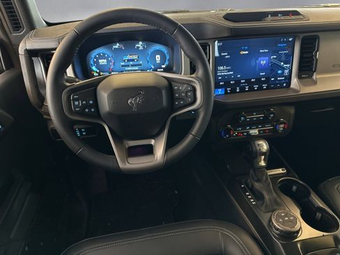 Certified 2025 Ford Bronco Outer Banks image 3