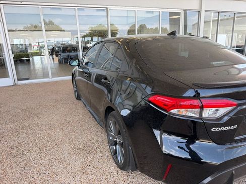 Used 2025 Toyota Corolla SE FWD image 7