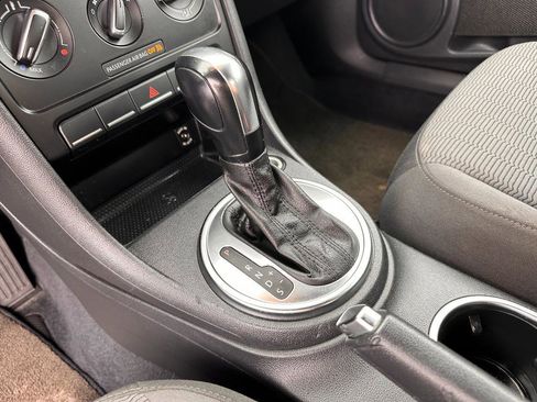 Used 2014 Volkswagen Beetle 2.5 image 13