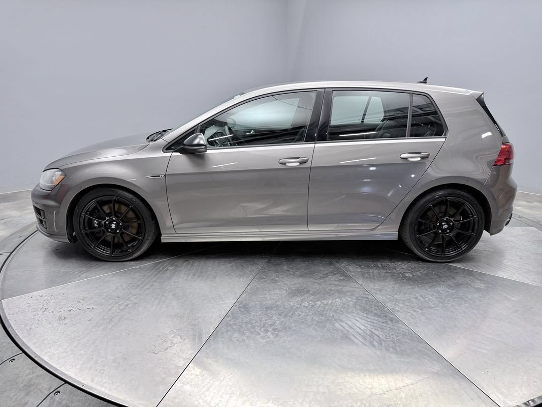 Used 2017 Volkswagen Golf R 4-Door AWD/4WD image 8