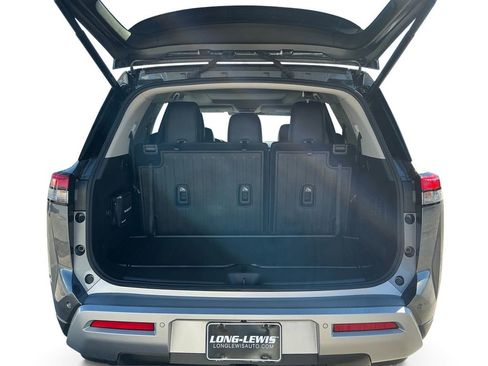 Used 2024 Nissan Pathfinder Platinum image 24