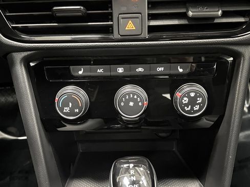 Used 2024 Volkswagen Taos S image 18