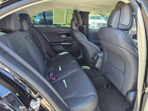 Used 2025 Mercedes-Benz C 300 Sedan image 13