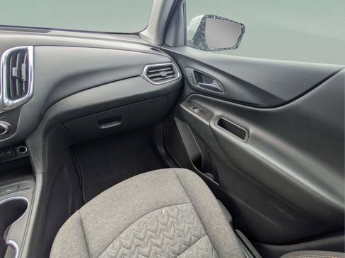 Used 2024 Chevrolet Equinox LT FWD image 14