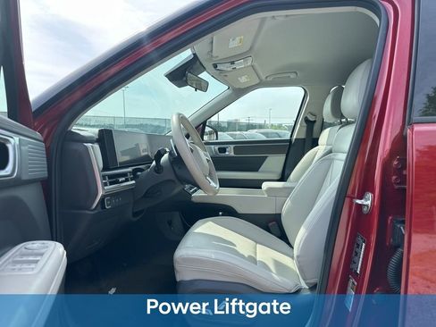 Used 2025 Hyundai Santa Fe SEL AWD/4WD image 13