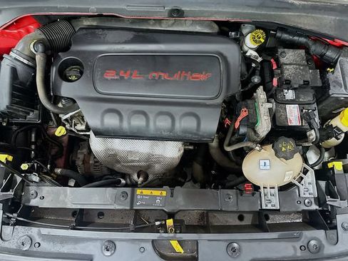 Used 2018 Jeep Renegade Latitude AWD/4WD image 30