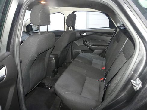 Used 2018 Ford Focus SE FWD image 26