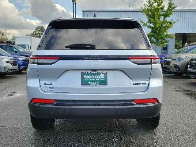 Certified 2024 Jeep Grand Cherokee Limited w/ Black Appearance Package AWD/4WD image 7