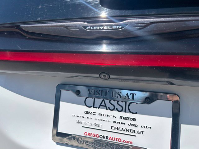 Used 2023 Chrysler Pacifica Touring-L w/ Road Tripper Package AWD/4WD image 9