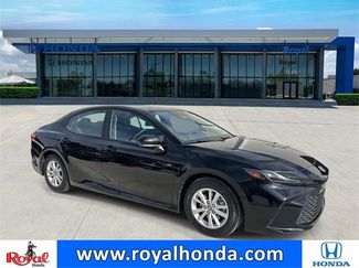 Used 2025 Toyota Camry LE video 1