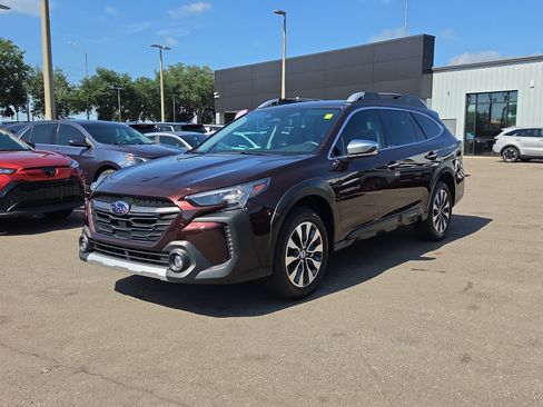 Used 2023 Subaru Outback Touring AWD/4WD image 4