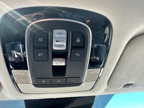 Used 2020 Hyundai Palisade Limited w/ Winter Weather Package image 19