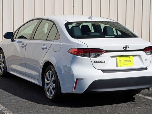 Used 2023 Toyota Corolla LE w/ Carpet Mat Package (TMS) FWD image 43