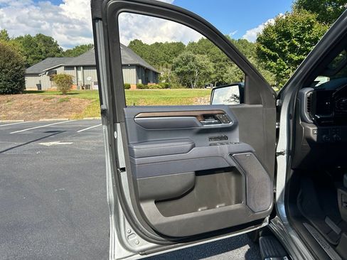 Used 2025 Chevrolet Silverado 1500 High Country w/ Technology Package RWD image 52