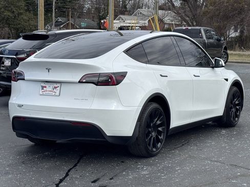 Used 2021 Tesla Model Y Long Range image 13