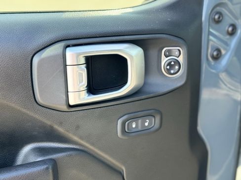 Used 2024 Jeep Wrangler Unlimited Rubicon image 23