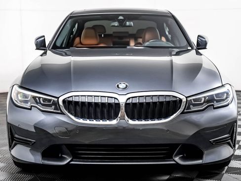 Used 2022 BMW 330i Sedan w/ Convenience Package RWD image 9