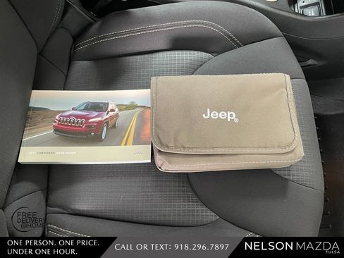 Used 2017 Jeep Cherokee Latitude w/ Safety/Convenience Group image 47