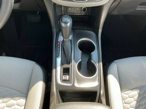Used 2021 Chevrolet Equinox LT FWD image 27