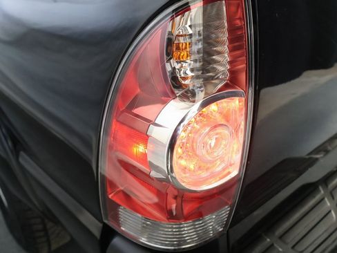 Used 2015 Toyota Tacoma PreRunner image 27