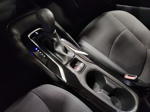 Used 2020 Toyota Corolla LE image 40