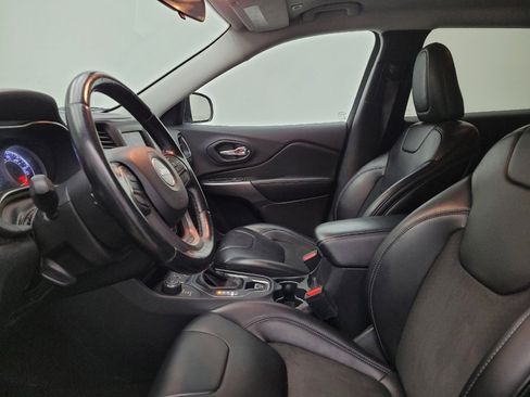 Used 2019 Jeep Cherokee Latitude Plus w/ Cold Weather Group image 17