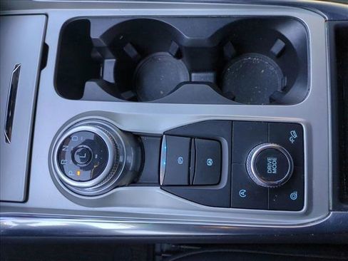 Used 2022 Ford Explorer XLT w/ Equipment Group 202A image 10