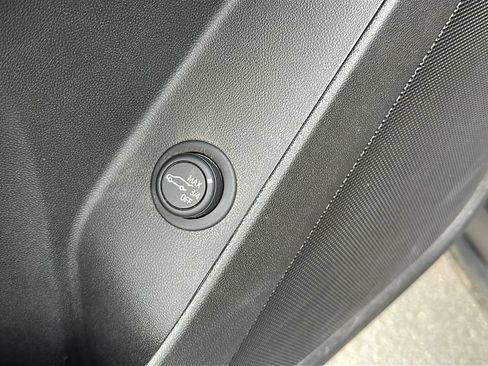 Used 2024 Chevrolet Equinox LT AWD/4WD image 13
