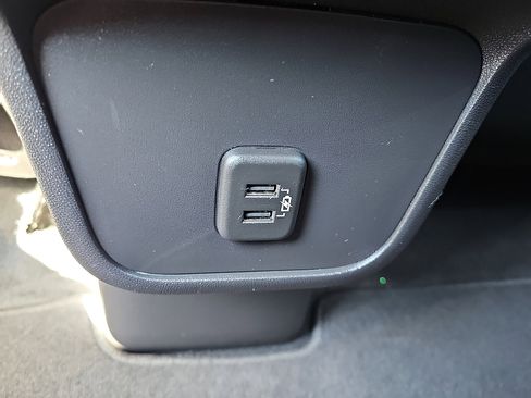 Used 2024 Chevrolet Equinox LT AWD/4WD image 11