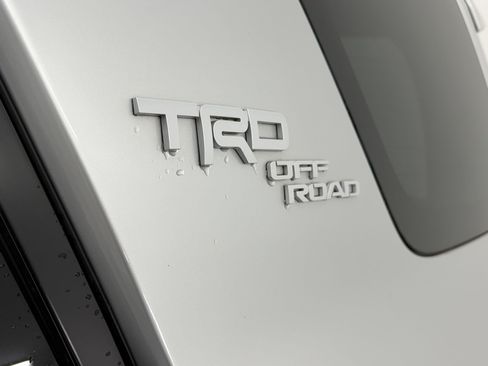 Used 2021 Toyota 4Runner TRD Off-Road Premium w/ Moonroof Package AWD/4WD image 33