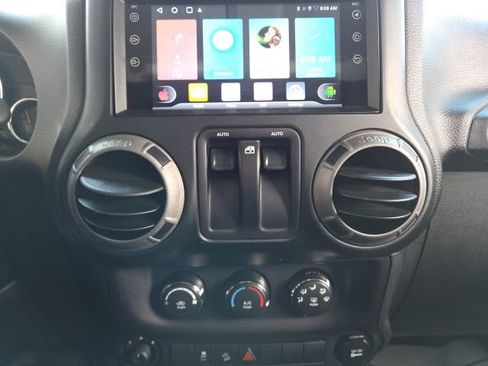 Used 2015 Jeep Wrangler Sport w/ Quick Order Package 24S AWD/4WD image 9