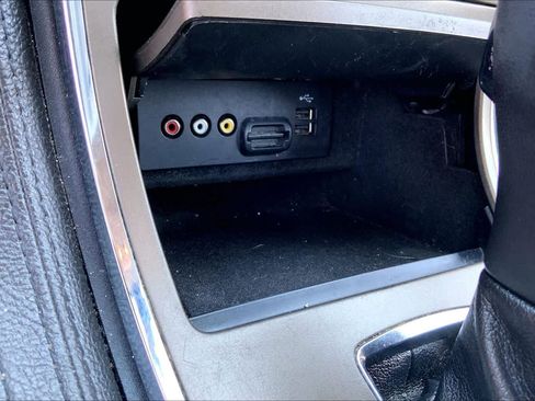 Used 2013 Lincoln MKX AWD image 32