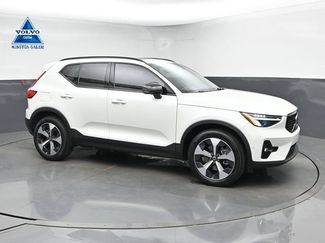 Used 2024 Volvo XC40 B5 Plus AWD/4WD video 1