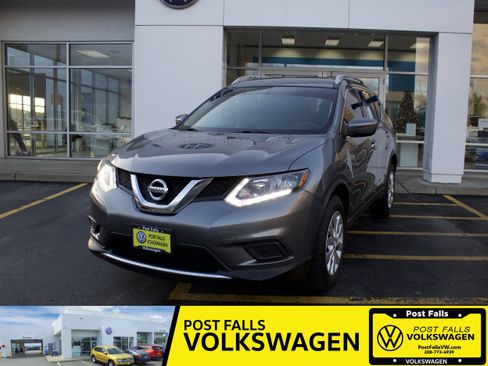 Used 2016 Nissan Rogue S w/ Appearance Package image 1