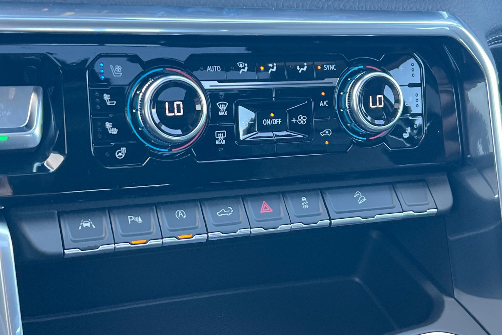 New 2026 GMC Sierra 1500 Denali AWD/4WD image 17