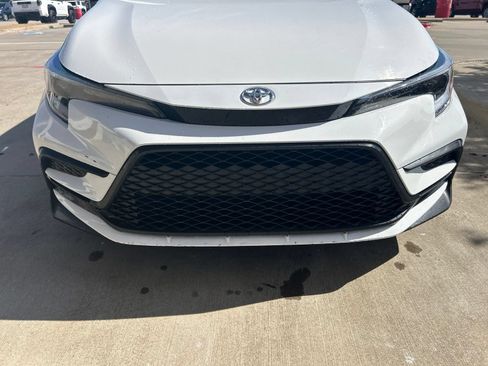 Used 2026 Toyota Corolla SE FWD image 2