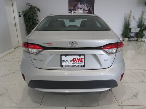 Used 2021 Toyota Corolla LE w/ Carpet Mat Package (TMS) FWD image 4