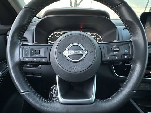 Used 2022 Nissan Rogue SV w/ SV Premium Package image 41