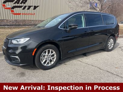 Used 2023 Chrysler Pacifica Touring-L