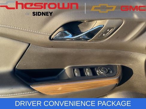 Used 2023 GMC Acadia SLE w/ Driver Convenience Package image 16