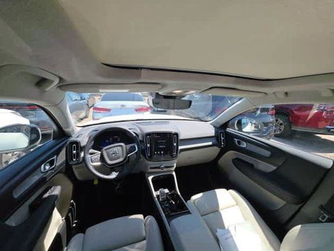Used 2026 Volvo XC40 B5 Plus AWD/4WD image 7