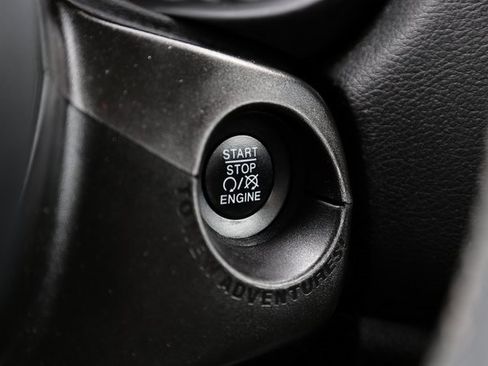 Used 2020 Jeep Renegade Latitude image 23