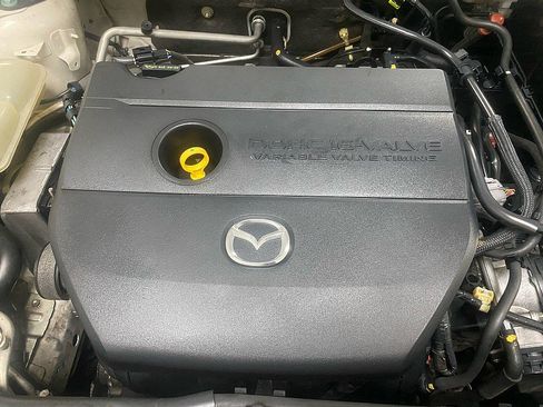 Used 2011 MAZDA MAZDA3 i Touring image 17