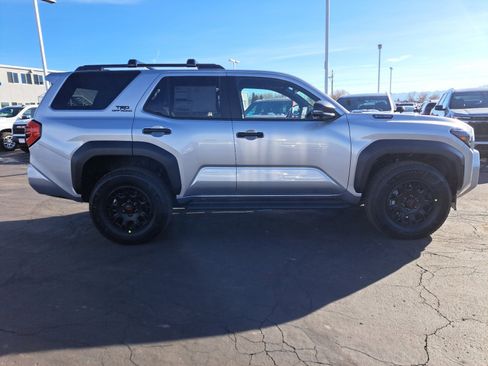 New 2025 Toyota 4Runner 4WD image 2