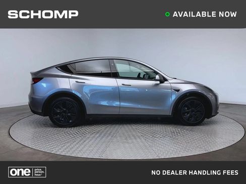 Used 2025 Tesla Model Y Long Range AWD/4WD image 1