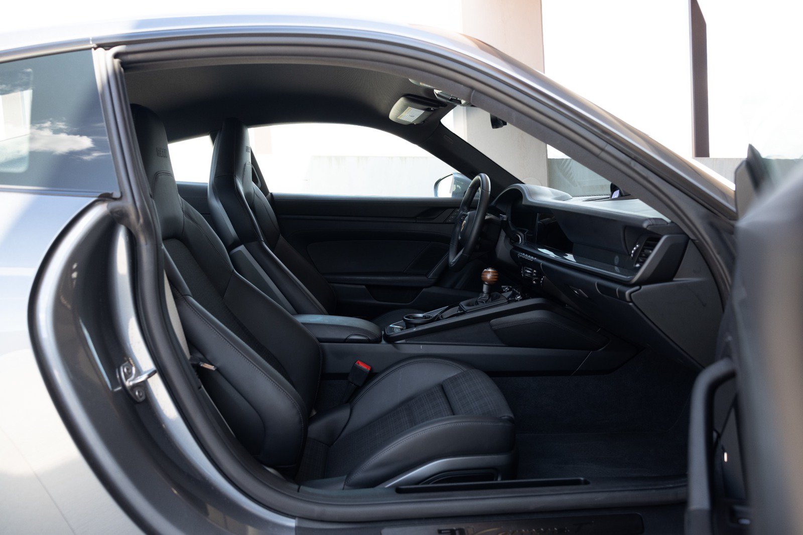 Used 2025 Porsche 911 Carrera T RWD image 57