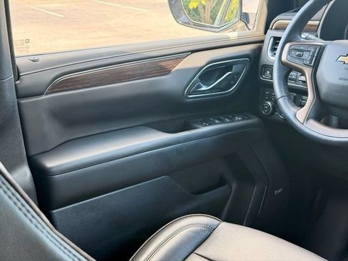 Used 2024 Chevrolet Suburban High Country w/ Advanced Technology Package AWD/4WD image 21