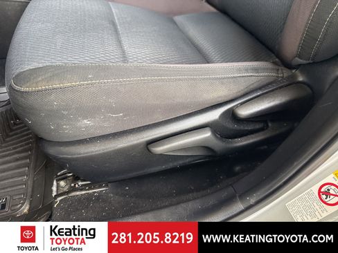 Used 2018 Toyota Corolla LE image 12