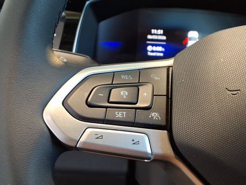 Used 2026 Volkswagen Jetta SE FWD image 15